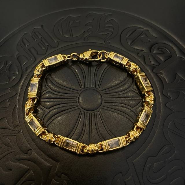 New counter quality Chrome Hearts gold color multi-element white diamond cross