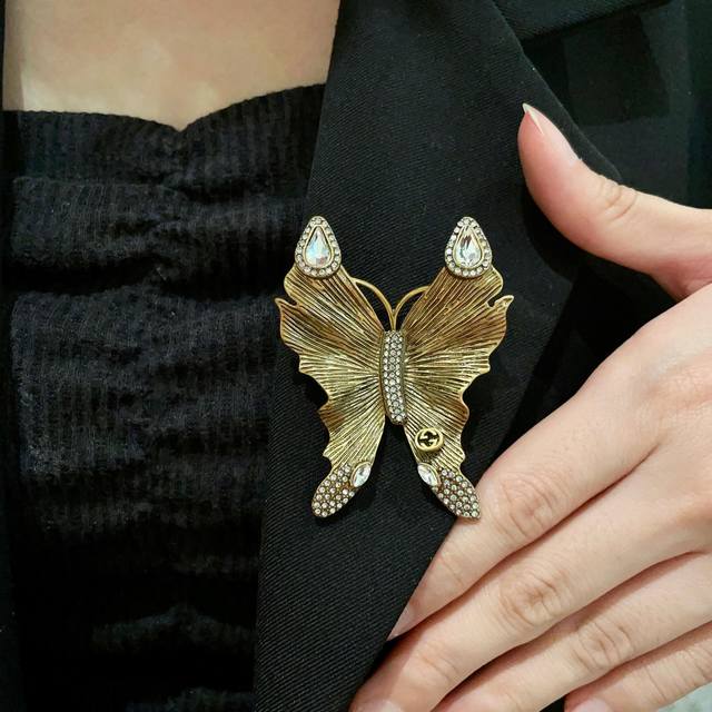 Gucci's new brooch is available at Gucci stores, and it's the accessory that tru