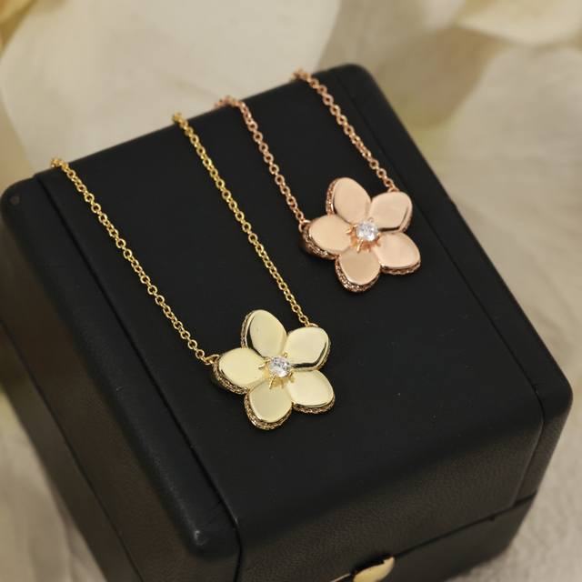 Exquisitely crafted, this top-tier Graff necklace, featuring custom-made, simul