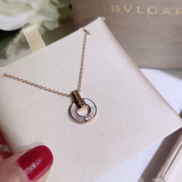 Bulgari Necklace! The Bulgari Gari Gelati series copper coin necklace has arrive
