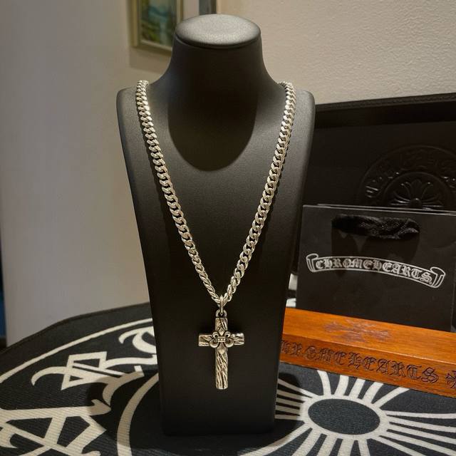 Counter quality Chrome Hearts classic retro necklace, Scout flower cross pendant