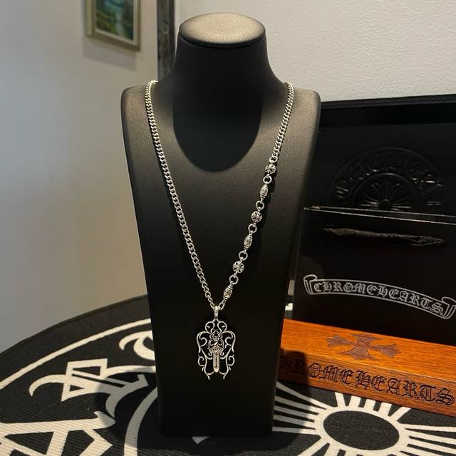 New counter quality Chrome Hearts classic side necklace vine sword pendant with