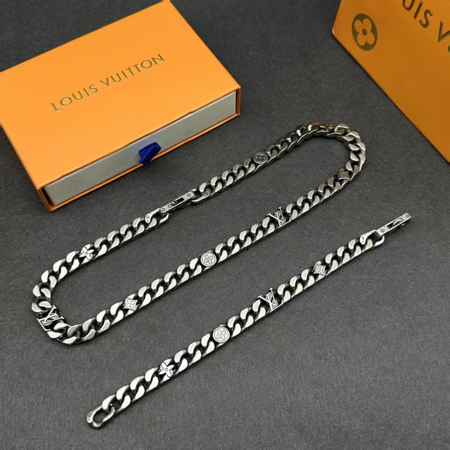 Bracelet, Necklace The Lvcity Links Thin necklace combines luxury and modern cr