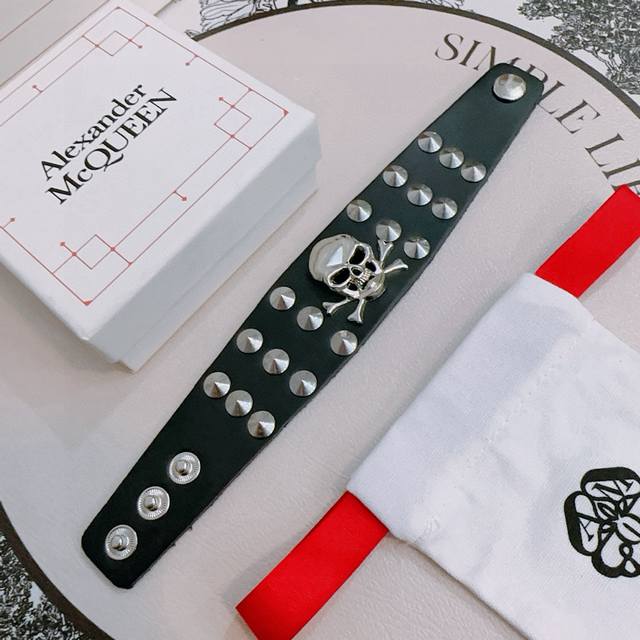 New Alexander McQueen leather bracelet, original and custom-made. A rebellious,