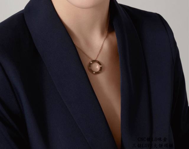 V gold CNC high version Cartier Love three diamond large cake necklace real shot