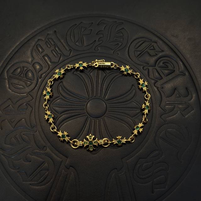 New counter quality Chrome Hearts gold green diamond cross bracelet with concave