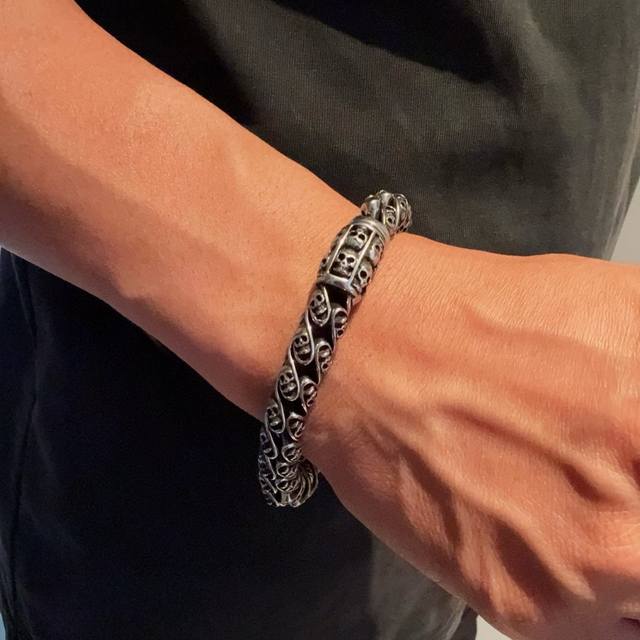 New counter quality Chrome Hearts retro distressed skull bracelet, popular on K