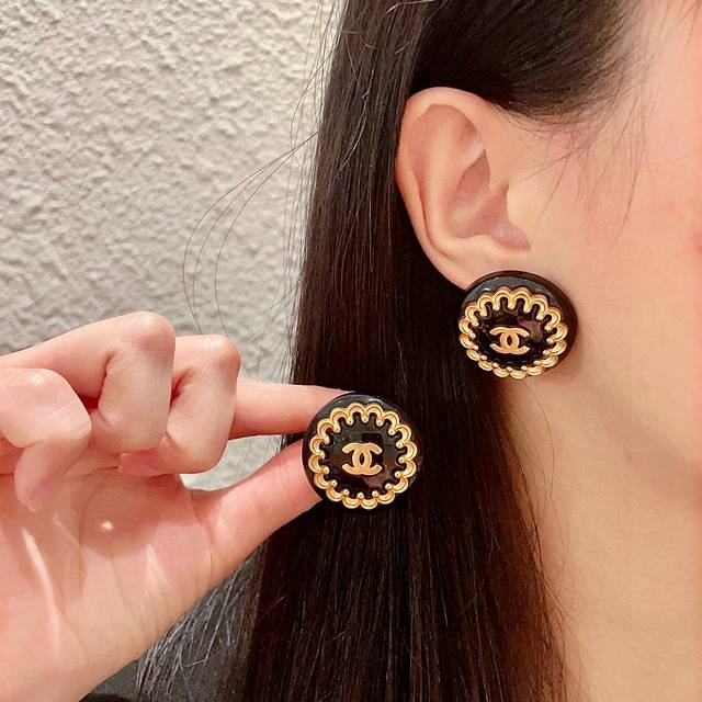 Chanel classic double C earrings in three colors