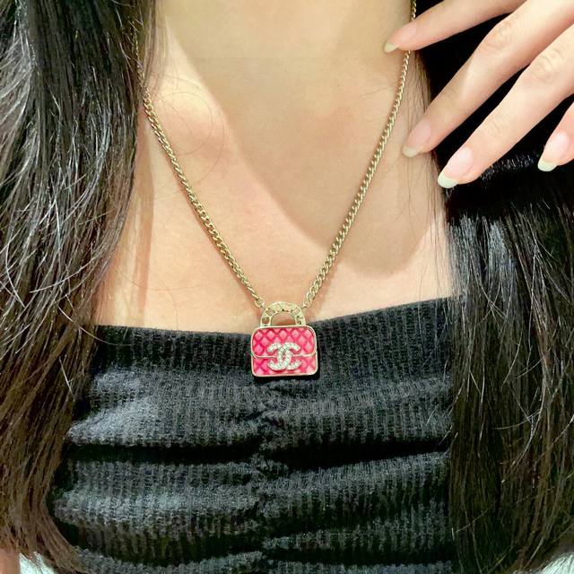 Chanel handbag double C letter necklace