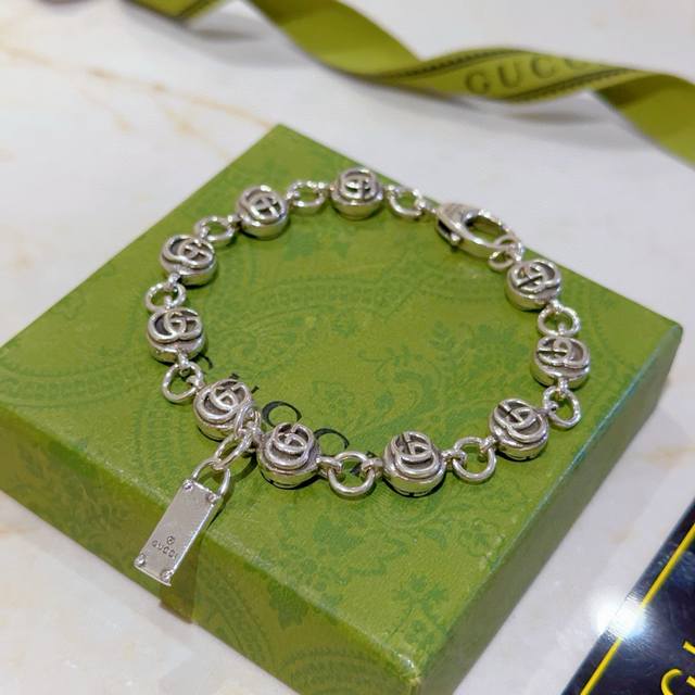 2025 Gucci's new bracelet is out! This latest classic Gucci bracelet is exquisit