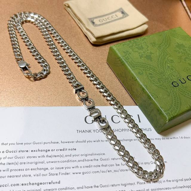 New product release: The latest model of a handsome Gucci necklace, a higher-en