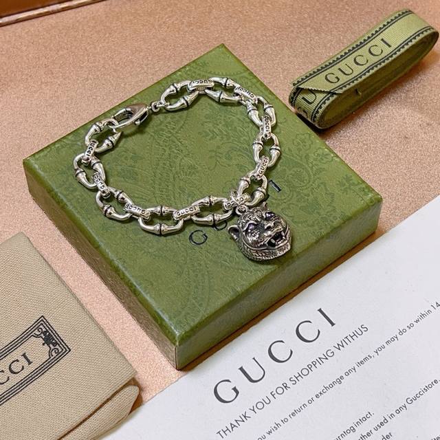The latest Gucci bracelet, the latest classic style, exquisite in both style an