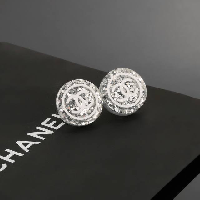 Today's new arrival: acrylic round silver sequined double C earrings. looks ele