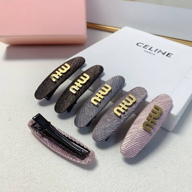 miumiu Miu Miu Miumiu hair clip titanium steel logo side clip bangs clip pressur