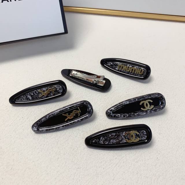 chanel Ysl Saint Laurent Miumiu Miu Miu Acrylic Logo side clip bangs clip pressu