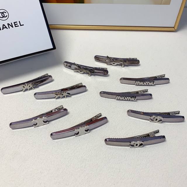 chanel Ysl Yves Saint Laurent Celine Dior Miumiu Silver shiny titanium steel log