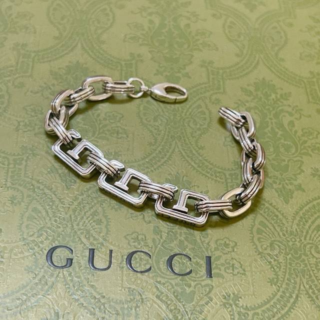 Gucci's latest recommended series. The latest classic Gucci bracelet is exquisit