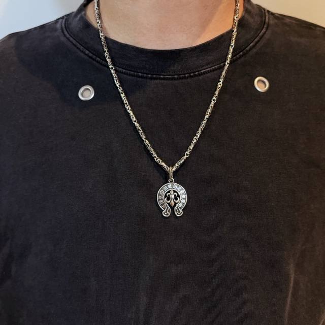 Counter quality Chrome Hearts classic vine necklace, horseshoe print Scout flowe