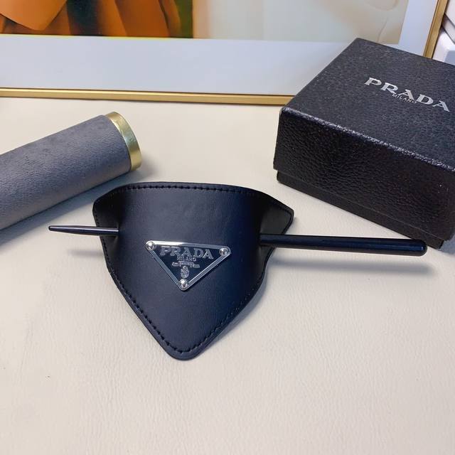 prada prada hairpin triangular cowhide hairpin hairpin daily exquisite small sin
