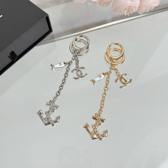Chanel Chanel new anchor keychain pendant, gold and silver color optional. With