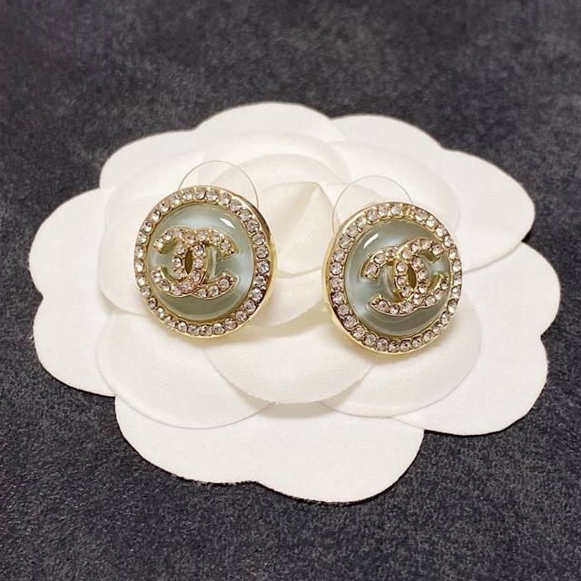 Chanel Double C earrings are a great all-match fashion item that looks great wit