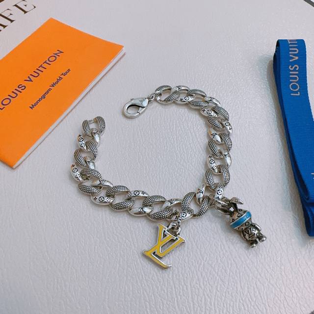New Franc, high-quality Louis Vuitton Lv bracelet, original goods, new counter