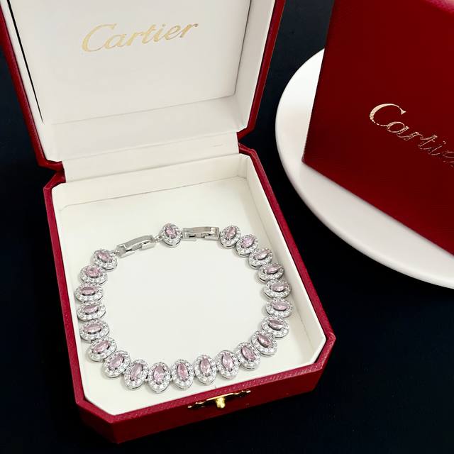 Cartier pink diamond bracelet, a high-end custom version, inlaid with diamonds,