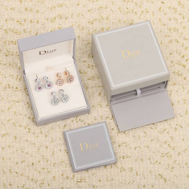 205226 We produce rose earrings Z 000+. They can be customized with real gold an