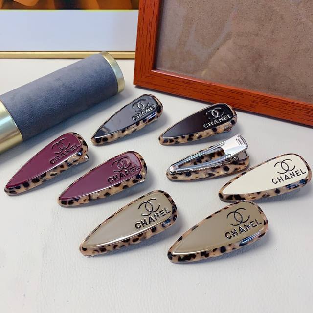 chanel Xiaoxiang Chanel hairpin leopard print edge clip bangs clip pressure clip
