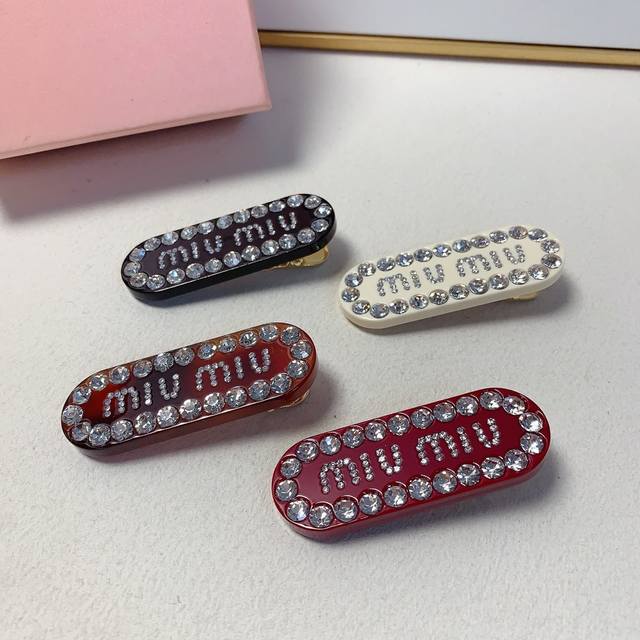 miumiu Miu Miu Miumiu hair clip acrylic diamond logo side clip bangs clip pressu