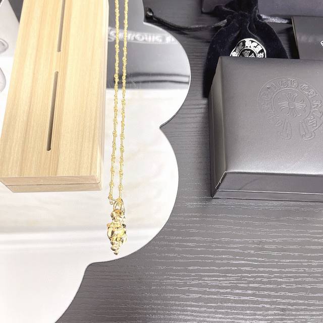 Chrome Hearts Sydney Cross Necklace An incredibly versatile necklace that looks