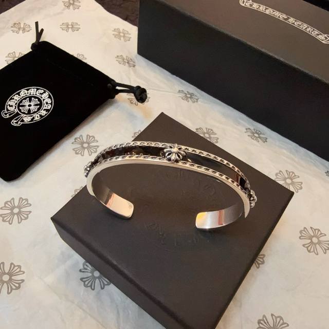 The new Chrome Hearts bracelet is as exquisite as a work of art! ! It is so hig