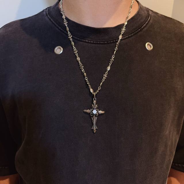 Counter quality Chrome Hearts cross necklace, the cross pendant has a concave an