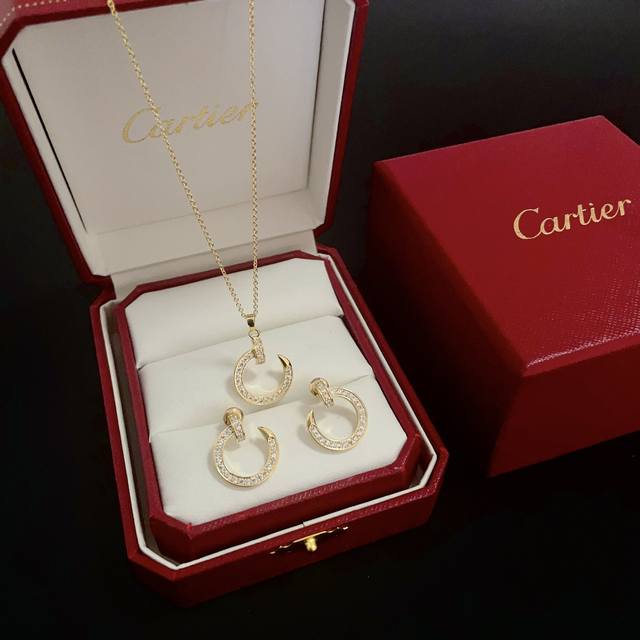 Cartier diamond necklace and earrings, 65, a high-end custom version. Diamond-i
