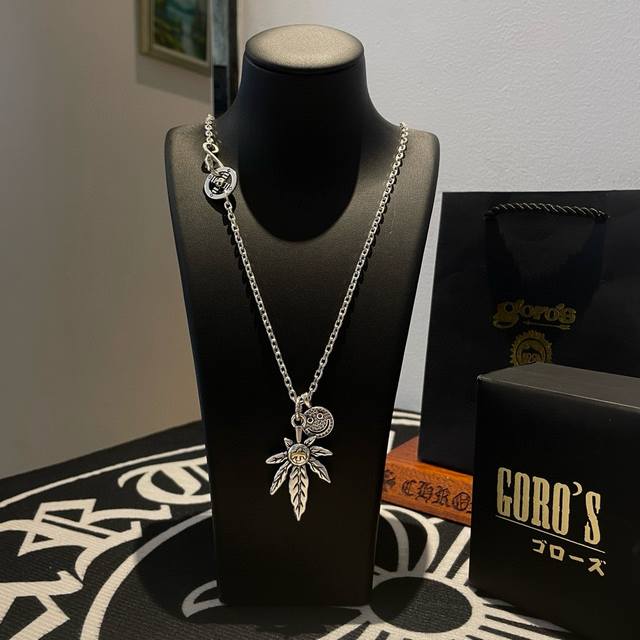 New arrival: Goro's Takahashi Goro Maple Leaf Smiley Pendant, a classic Takahas