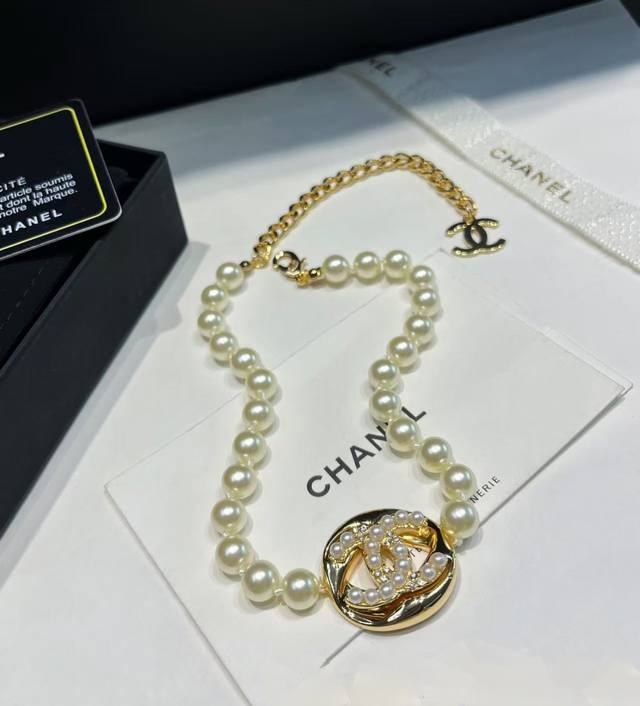 Fragrant hollow twisted sugar cube pearl letter necklace 25A Handicraft Worksho