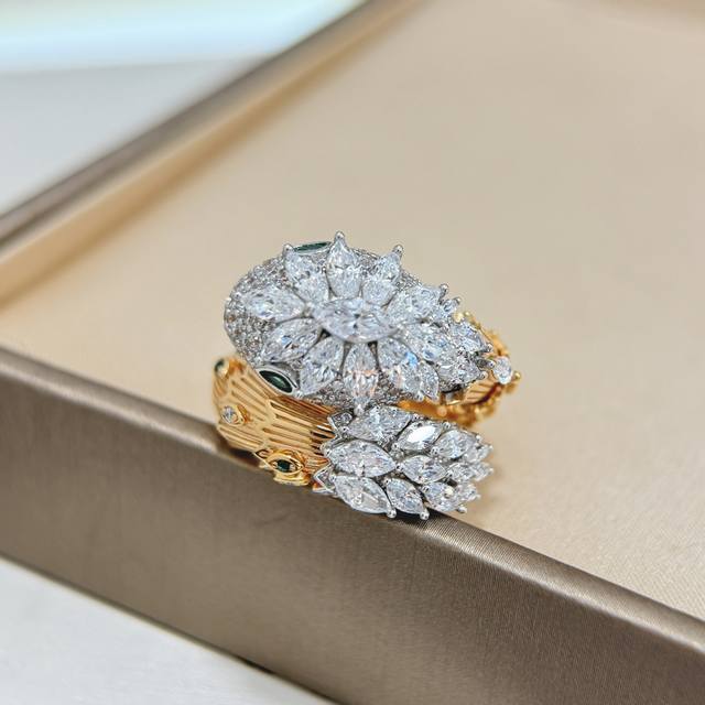 Bv's new Afro perm snake scale spring ring is so domineering and impressive. It'