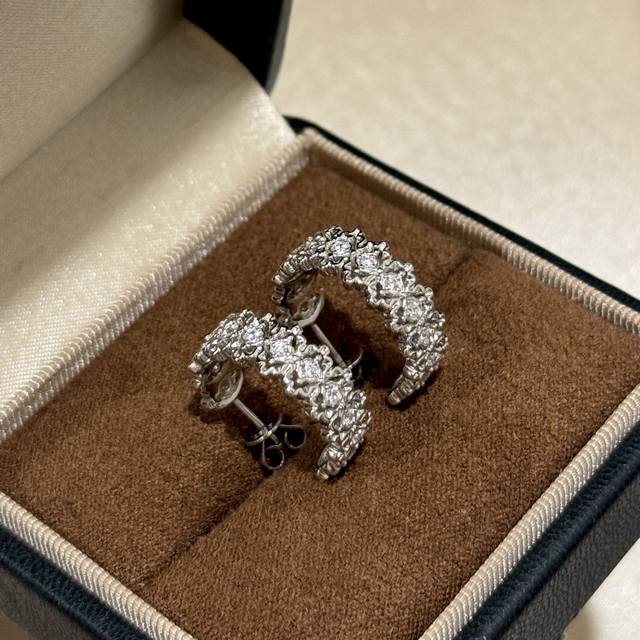 New retro style Butchie large diamond-shaped four-leaf clover half-circle earri