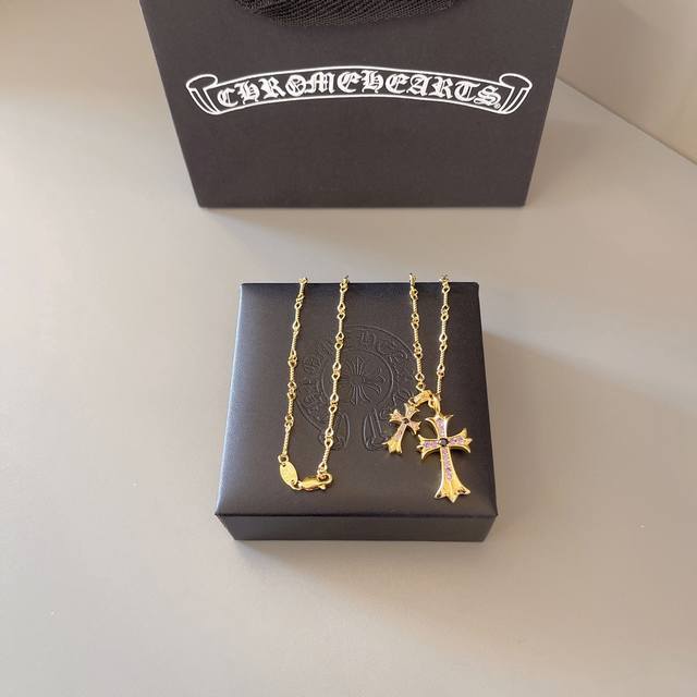 Too cool, the latest Chrome Hearts , no explosion, no hair , factory direct s