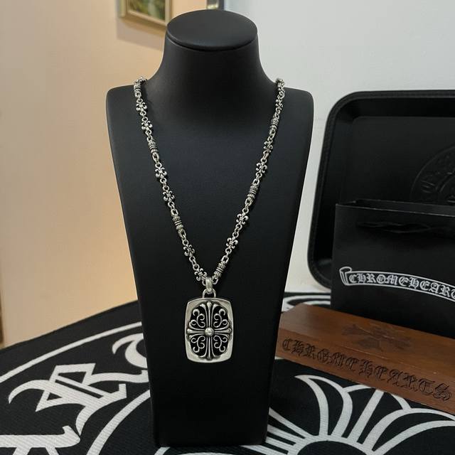 New counter quality Chrome Hearts classic retro knot pattern necklace cross flo