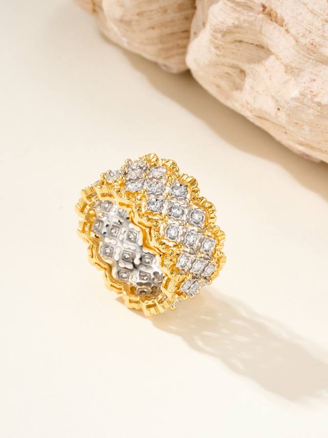 Buccellati lace diamond ring size 678 The lace diamond ring that has been in hi