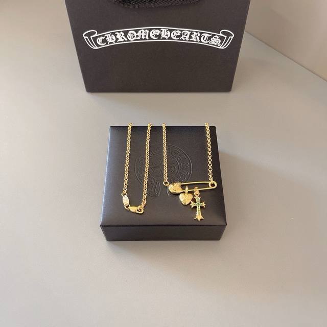 Too cool, the latest Chrome Hearts , no explosion, no release , factory direc