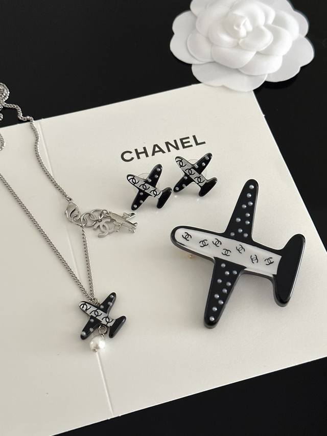 chanel set necklace earrings