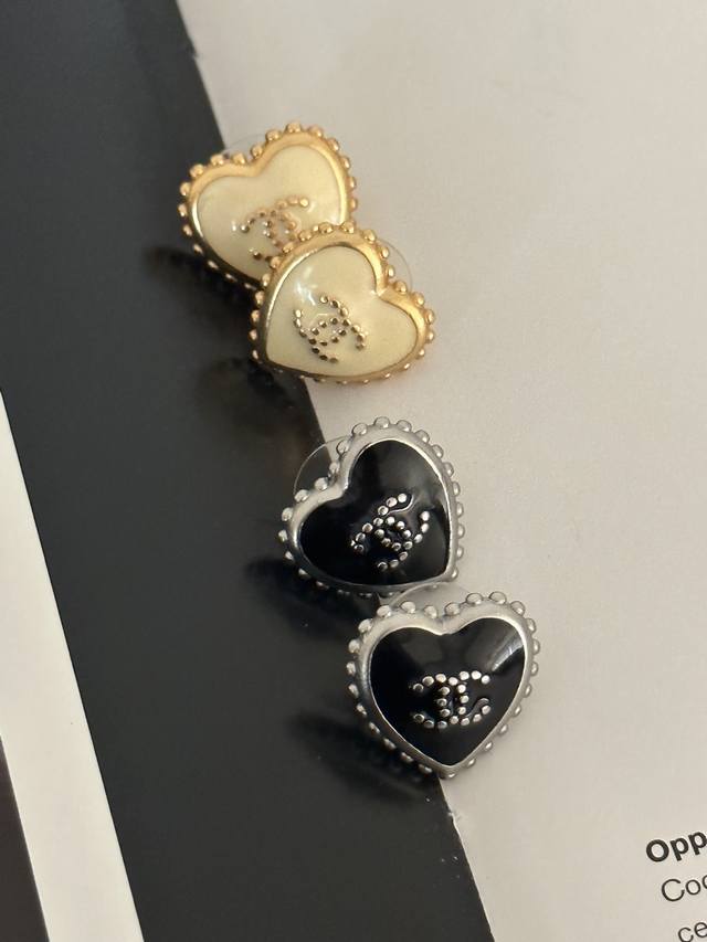 chanel Chanel earrings 2 colors