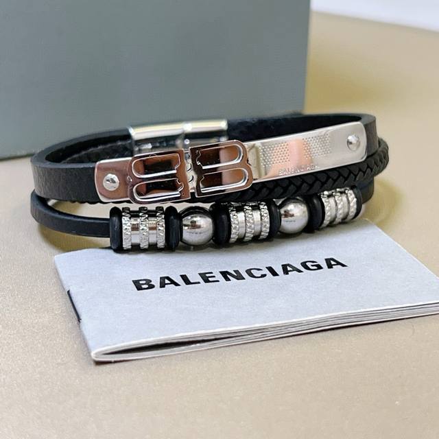 New arrival: Balenciaga's latest leather bracelet and bracelet, made of handmad