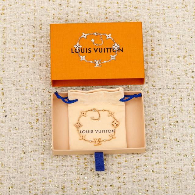 250363 We produce bracelets from the Idylle Blossom jewelry series. For large qu