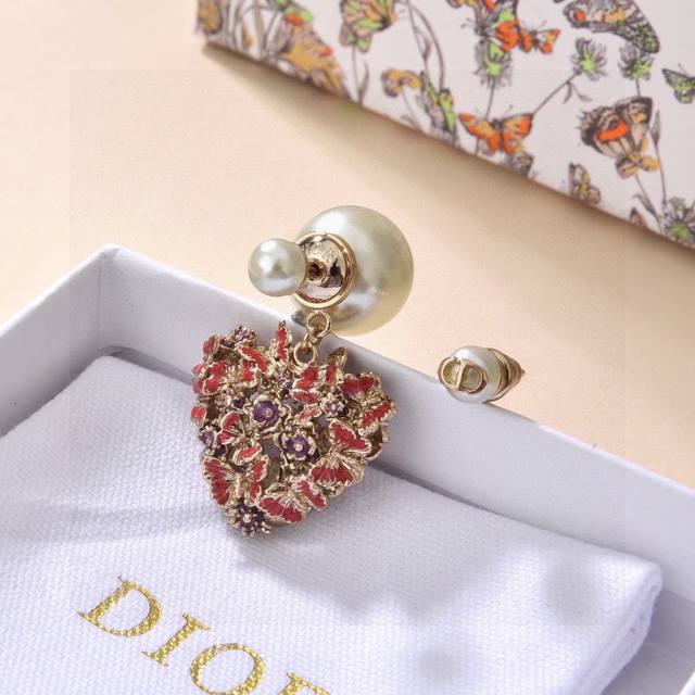 New Dior earrings are available now. These Dior earrings are beloved by top bra