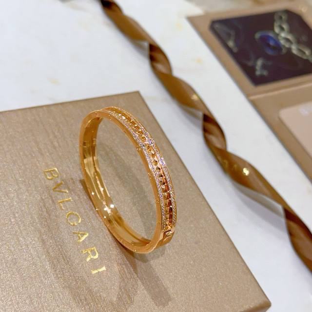 Bulgari Serpenti Viper bracelet, crafted from perfectly polished V-gold, seamle