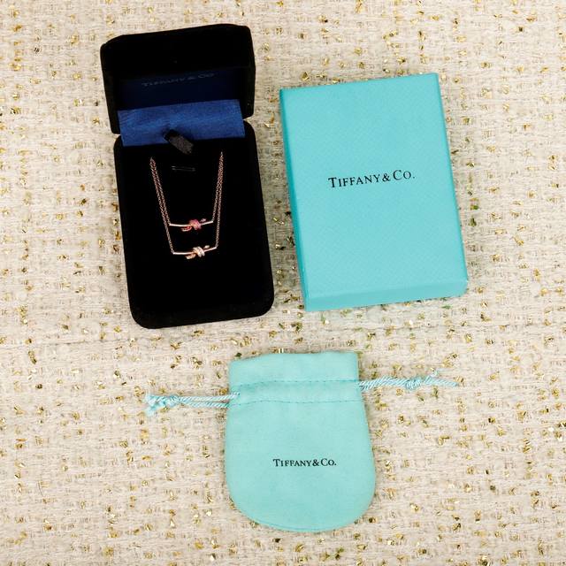 250112 We offer small-sized knot necklaces, customizable with real gold and diam