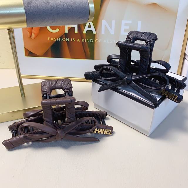 chanel Xiaoxiang Chanel grab clip sheepskin titanium steel logo grab clip temper